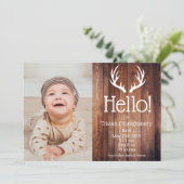 Rustic Deer Antlers Barn Wood Geboorteaankondiging Kaart (Staand voorkant)
