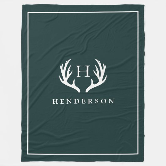 Rustic Deer Antlers Monogram Pine Green Fleece Deken (Voorkant)