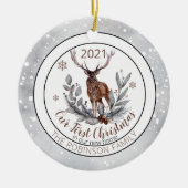 Rustic Deer Buck onze eerste kerstfamilie Keramisch Ornament (Voorkant)