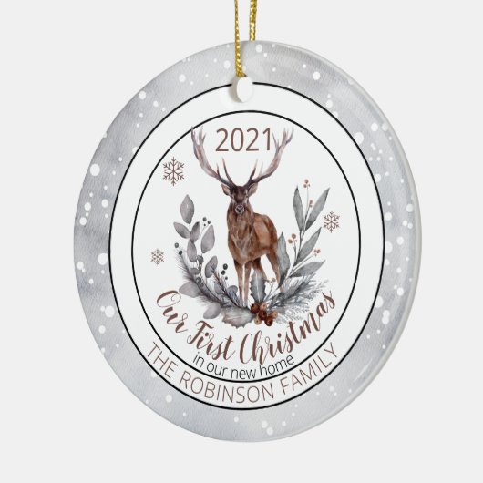 Rustic Deer Buck onze eerste kerstfamilie Keramisch Ornament (Links)