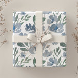 Rustic Dusty Blue Floral Waterverf Pattern Inpakpapier Vel<br><div class="desc">Dit is een prachtig origineel ontwerp van de waterverf dat in onze studio is gemaakt. De fijne,  stoffige blauwe bloemen contrasteren prachtig met de groene bladelementen. Geweldig voor bruiloften,  verjaardagen,  verjaardagen en meer.</div>