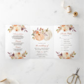 Rustic Earthy Dusty Peach Floral Pumpkin Wedding Drieluik Uitnodiging (Binnen)