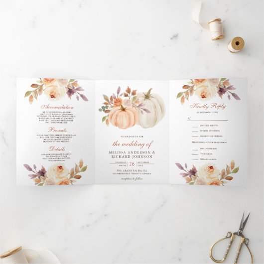 Rustic Earthy Dusty Peach Floral Pumpkin Wedding Drieluik Uitnodiging (Binnen)