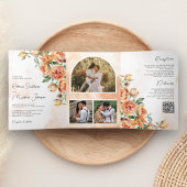Rustic Earthy Peach Floral QR Code Wedding Drieluik Uitnodiging