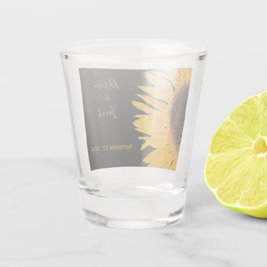 Rustic Elegant Yellow Black Sunflower Wedding Shot Glas (Achterkant)