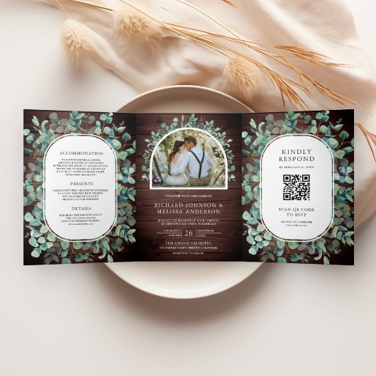 Rustic Eucalyptus Foto Barn Wood QR Code Weddensch Drieluik Uitnodiging