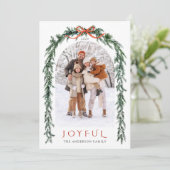 Rustic Evergreen Slinger Boog Foto Vrolijk Feestdagenkaart (Staand voorkant)