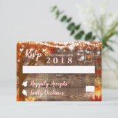 Rustic Fall in Love RSVP Kaart (Staand voorkant)