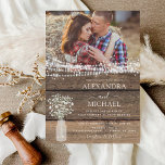 Rustic Farmhouse Baby's Breath Jar Wedding Kaart<br><div class="desc">Rustic Farmhouse String Lights en Jar of Baby's Breath Wedding Invitations on Wood background - inclusief prachtige en elegante scripttypografie met modern Country Boerderij House Sparkle voor de speciale huwelijksdag.</div>