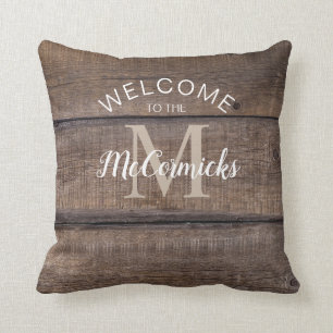 Rustic Farmhouse Brown Family Name Monogram Kussen