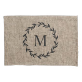 Rustic Farmhouse Burlap Laurel Wreath Monogram Kussensloop (Voorkant)