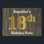 Rustic, Faux Gold 18th Birthday Party; aangepaste  Kaart<br><div class="desc">Het ontwerp van deze uitnodiging is voorzien van het rangnummer "18th" met een faux goudachtig uiterlijk. Het kenmerkt ook een douanenaam, en een bijtende faux achtergrond van het hout kijken. De gebeurtenisdetails op de rug kunnen worden gepersonaliseerd. Het zou kunnen worden gebruikt om mensen uit te nodigen op iemands achttiende...</div>