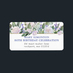 Rustic Floral 80th Birthday Party Return Address Etiket<br><div class="desc">Zeer blauw en wit floral botanical return address label voor je 80ste verjaardagsfeest. Witte rozen en kleine blauwe bloemen worden in diepe groene bladeren genaaid. Een beschrijving van de partij is blauw, is het adres in donkergrijs. Dit punt maakt deel uit van het 80e Witte Blauwe Floral collectie van de...</div>