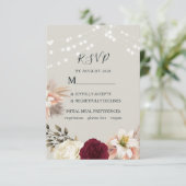 Rustic Floral Burgundy Wedding RSVP Kaart (Staand voorkant)