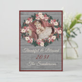 Rustic Floral Gray Wood Burgundy Thankful Blessed Feestdagenkaart (Staand voorkant)