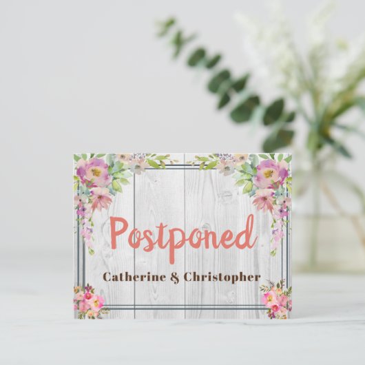  Rustic Floral Wood Wedding uitgesteld Briefkaart (Staand voorkant)