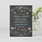 Rustic Floral Wreath Chalkboard Wedding Invitation Kaart (Staand voorkant)
