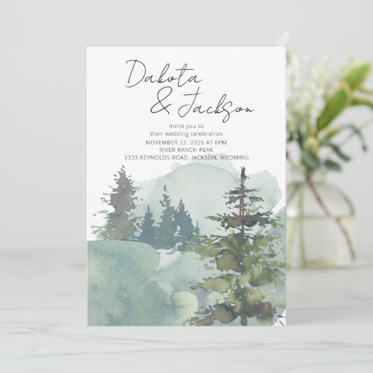 Rustic Foggy Forest Mountain Wedding Invitation Kaart (Staand voorkant)