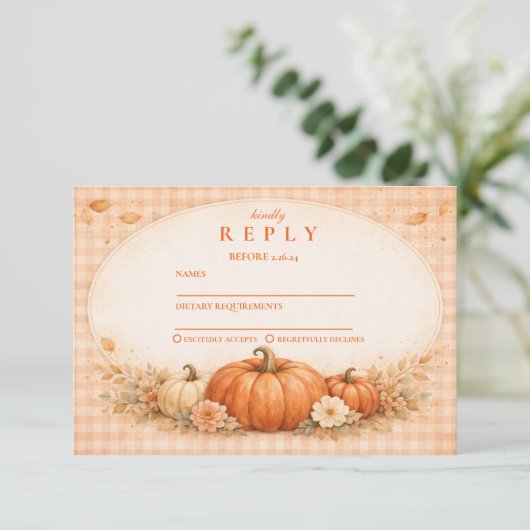 Rustic Gingham Pumpkin Fall Graduation RSVP Kaartje (Staand voorkant)