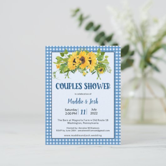 Rustic Gingham Sunflower Couple Shower Invitation Briefkaart (Staand voorkant)