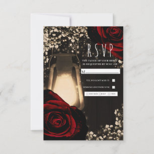 Rustic Glow Lantaarn & Donkerrode Rozen Huwelijks  RSVP Kaartje