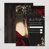 Rustic Glow Lantern en Dark Red Roses Wedding RSVP Kaart (Voorkant / Achterkant)