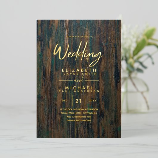 Rustic GOLD FOIL Text Wood Kijk Weddenschap Folie Uitnodiging (Staand Voorkant)
