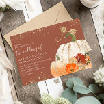 Rustic Gold Glitter Floral Pumpkin Wedding Kaart<br><div class="desc">Een rustieke herfst bruiloft uitnodiging met faux gouden glitter pompoenen versierd met herfst botanische bloemen en gebladerte en een elegante bruiloft sjabloon die is gemakkelijk aan te passen.</div>