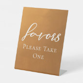 Rustic Gold Script Fall Wedding Party Favorieten Reclamebord Met Voetstuk (Voorkant)