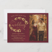 Rustic Golden Leaves on Burgundy Photo Wedding Save The Date (Voorkant)