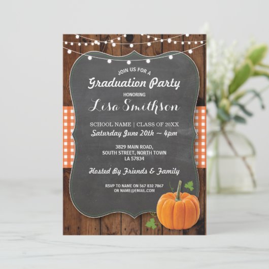 Rustic Graduation Party Pumpkin Wood Chalk Herfst Kaart (Staand voorkant)