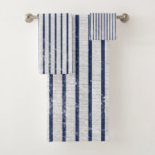 Rustic Gray Linen Navy Blue Stripes Pattern Bad Handdoek (Insitu)