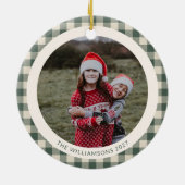Rustic Green Buffalo Plaid Kerstmis Familiefoto Keramisch Ornament (Achterkant)