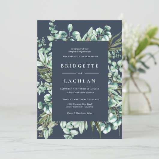 Rustic Greenery and Navy Eucalyptus Wedding Kaart (Staand voorkant)