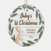Rustic Greenery Bunny Baby's eerste kerstfoto Keramisch Ornament (Links)