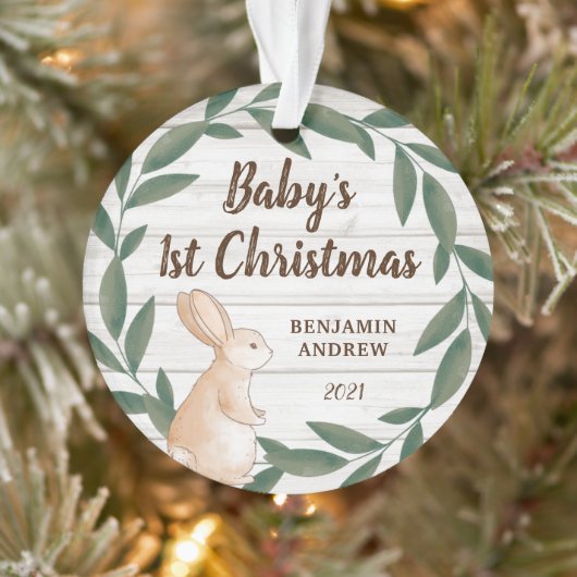 Rustic Greenery Bunny Baby's eerste kerstfoto Ornament (Boom)
