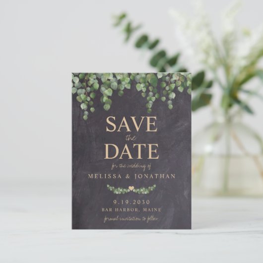 Rustic Greenery Eucalyptus Chalkboar Save the Date Aankondigingskaart (Staand voorkant)