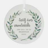 Rustic Greenery Pas getrouwd Ons eerste kerstfeest Glas Ornament (Achterkant)