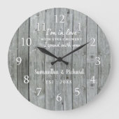 Rustic Grey Wood Love Quote Weddenschap Jubileum Grote Klok (Voorkant)