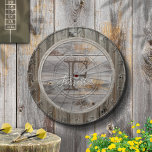 Rustic Grey Wood Tone Monogram Dartbord<br><div class="desc">De Rustic Grey Wood Tone Monogram Dart Board is een geweldige binnenhuisactiviteit voor je spelkamer. Personaliseer met jouw naam en monogram.</div>