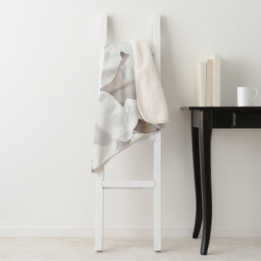 ** Rustic Grunge Witte Azalea Bloemen Neutraal Sherpa Deken (In situ)