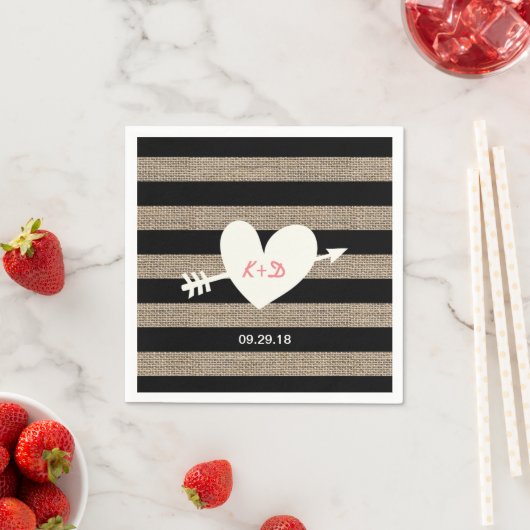 Rustic Heart & Arrow Burlap Stripes Wedding Servetten (Insitu)