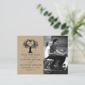 Rustic Heart Tree Weddenfoto slaat de datum op Aankondigingskaart (Staand voorkant)