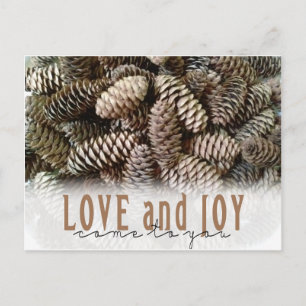 Rustic Holiday Love and Joy Pine Cone Feestdagenkaart