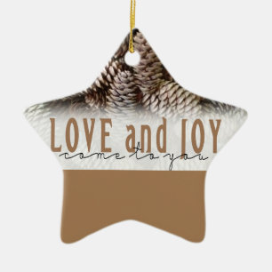 Rustic Holiday Love and Joy Pine Cone Keramisch Ornament