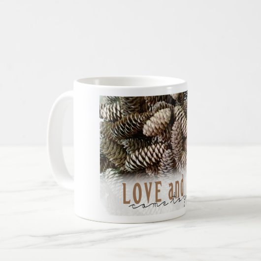 Rustic Holiday Love and Joy Pine Cone Koffiemok (Voorkant links)