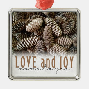Rustic Holiday Love and Joy Pine Cone Metalen Ornament