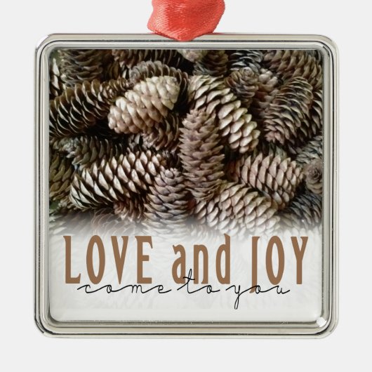 Rustic Holiday Love and Joy Pine Cone Metalen Ornament (Voorkant)