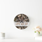 Rustic Holiday Love and Joy Pine Cone Ronde Klok (Huis)