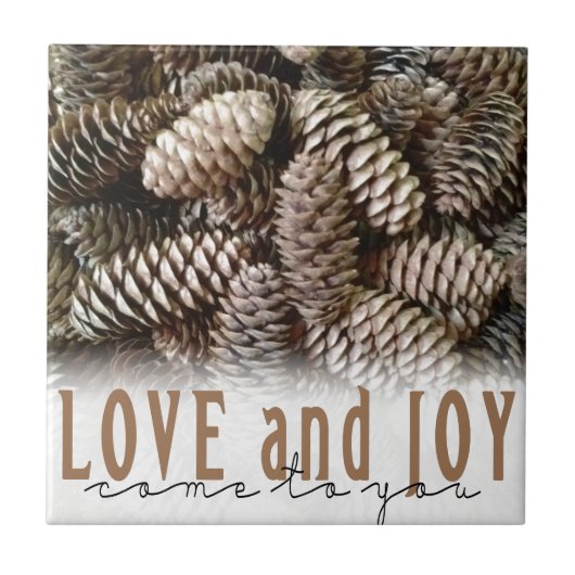 Rustic Holiday Love and Joy Pine Cone Tegeltje (Voorkant)